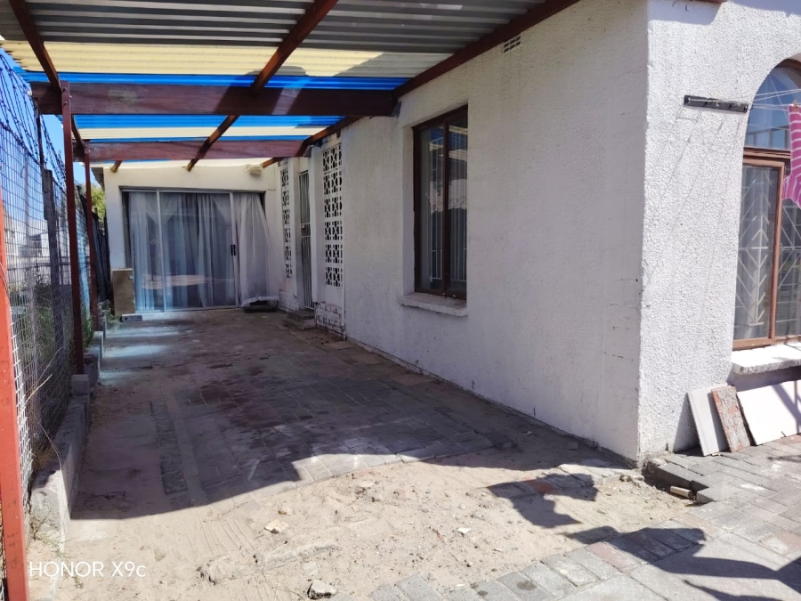 3 Bedroom Property for Sale in Clairewood Western Cape